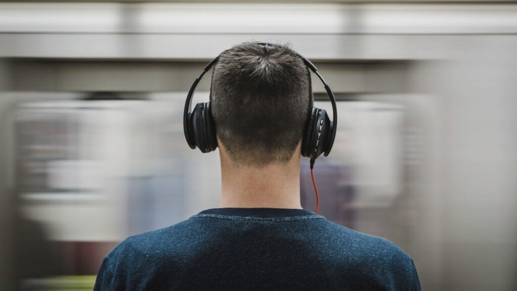 How does your music playlist improve workouts?